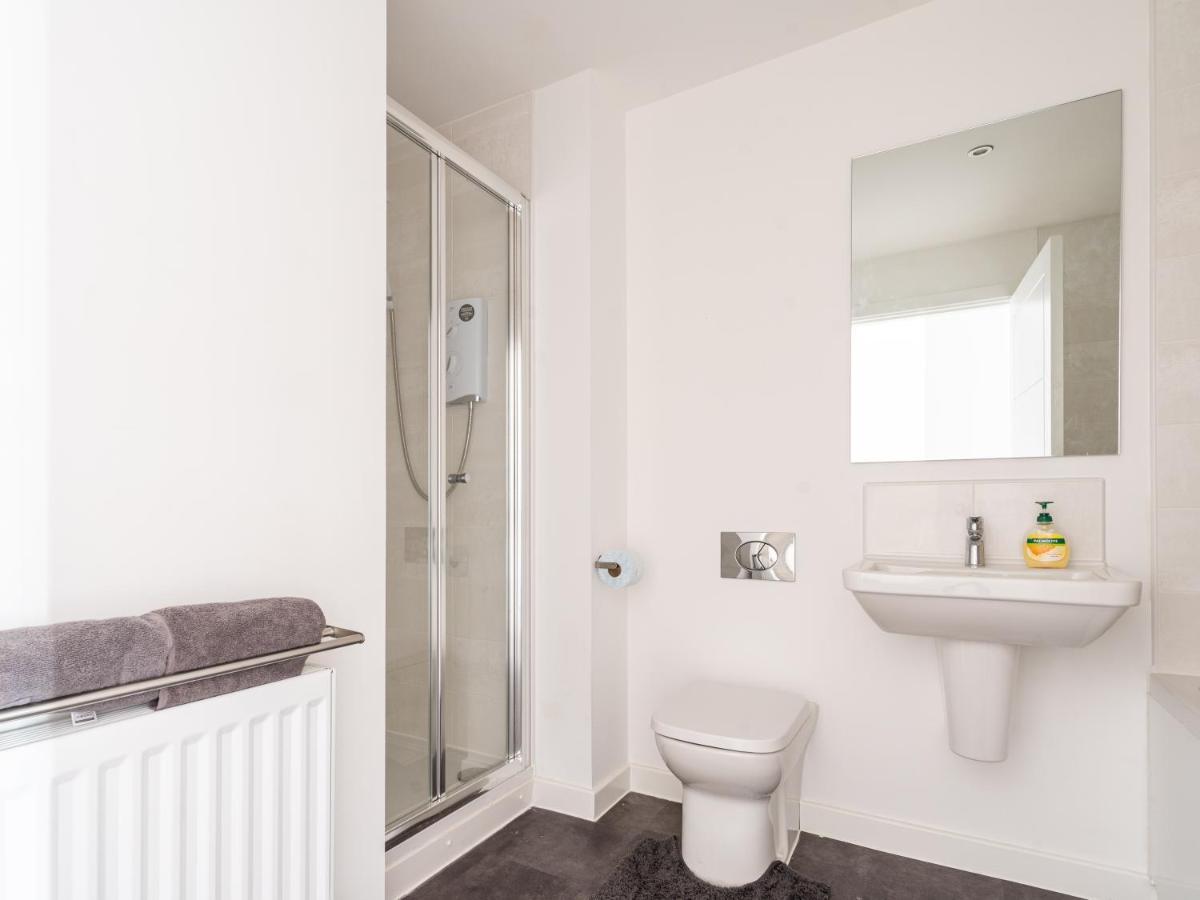 Spacious 3 Bedroom House In Glasgow City With Private Parking & Garden Exterior foto
