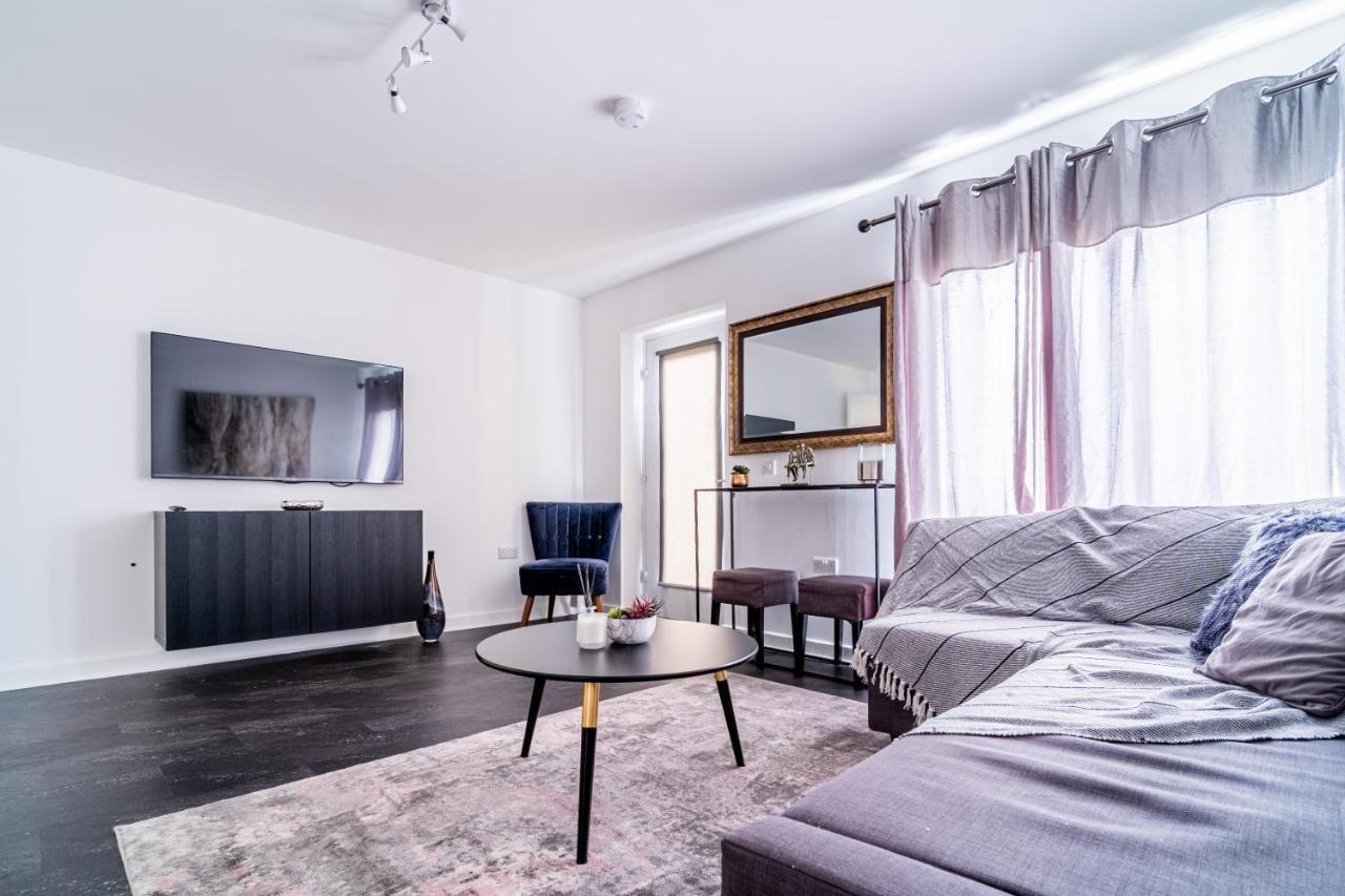 Spacious 3 Bedroom House In Glasgow City With Private Parking & Garden Exterior foto