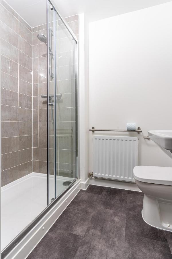 Spacious 3 Bedroom House In Glasgow City With Private Parking & Garden Exterior foto